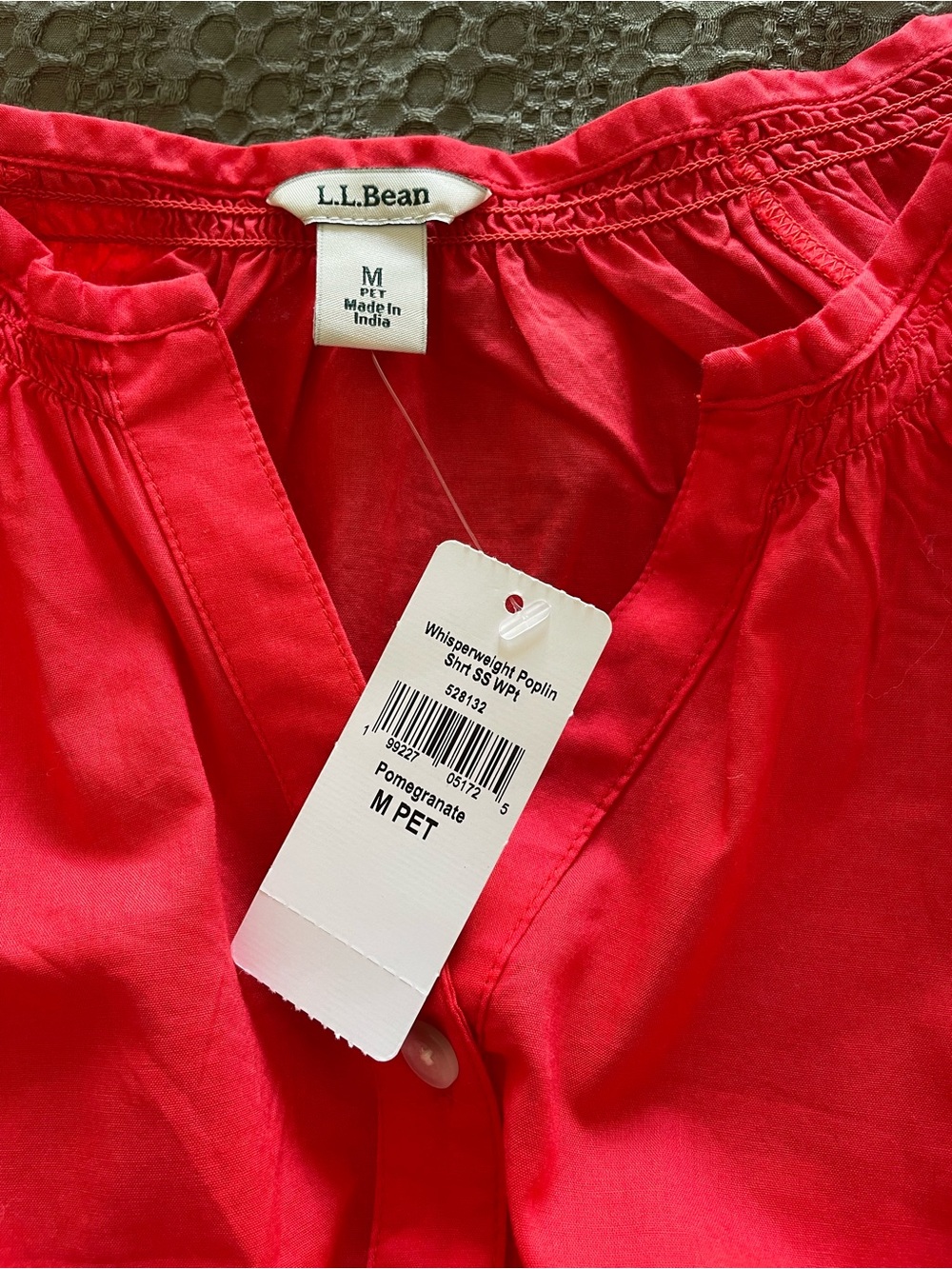 L.L. Bean Women's Bright Pomegranate Short-Sleeve Button-Front Top- Med Petite - Picture 5 of 7